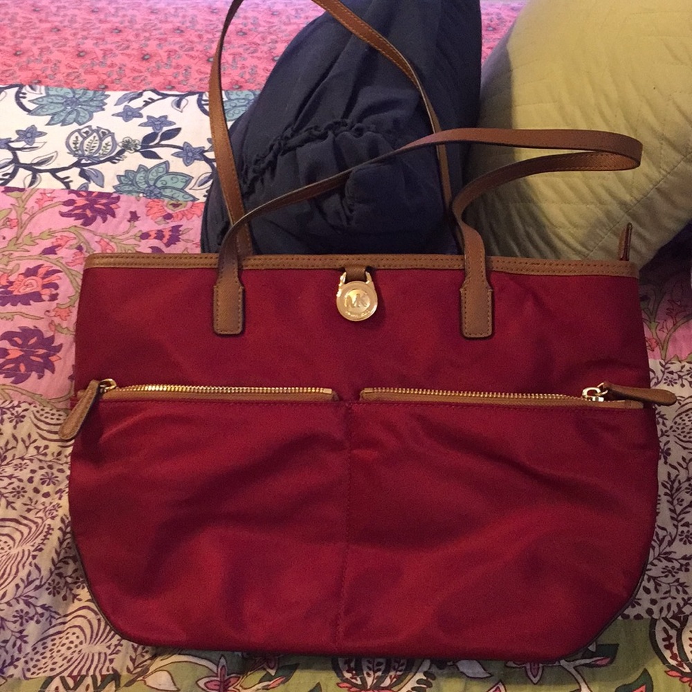 Michael Kors Kempton Medium Pocket Cherry Tote